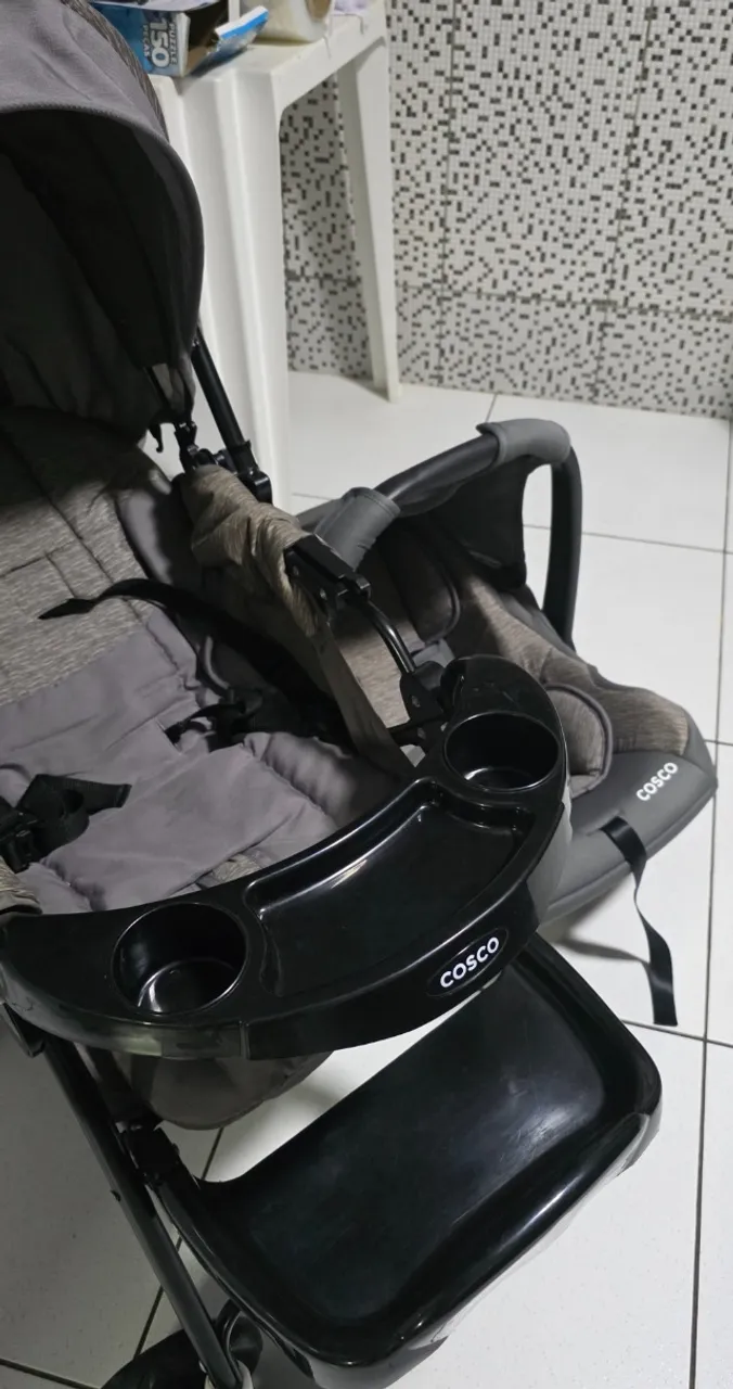 Carrinho de bebê + bebê conforto