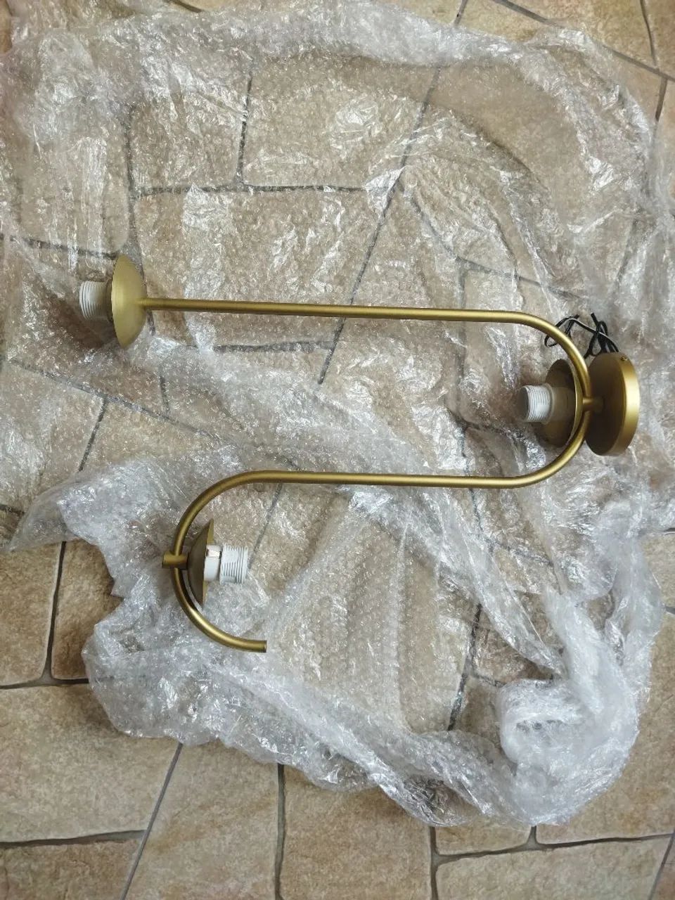 Lustre de teto 3 lâmpadas dourado  - Foto 2