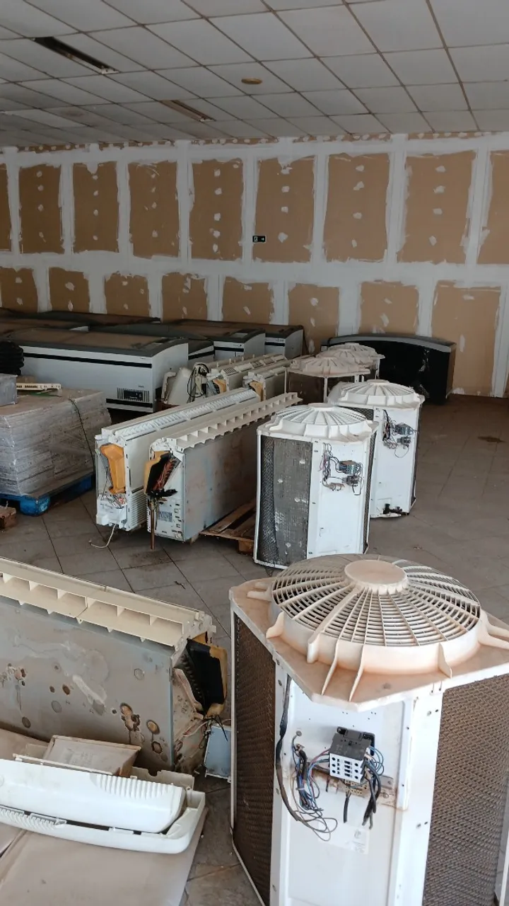 Lote de Ar Condicionado Piso Teto