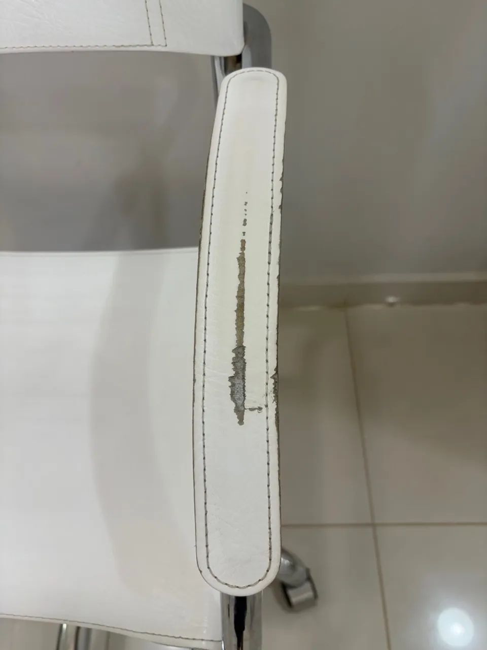 Cadeira de Escritório Giratória Branca - Foto 3