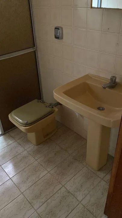 Pia e vaso sanitário em Cerâmica 