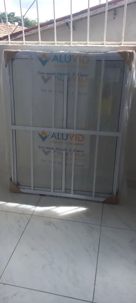 Janela de Alumínio com Vidro - Aluvid tamanho 80x80 - Portas e Janelas ...