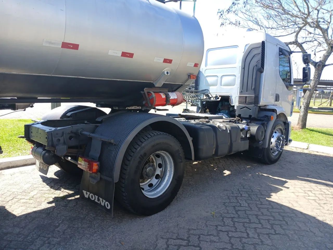 Volvo VM 330  - Foto 6