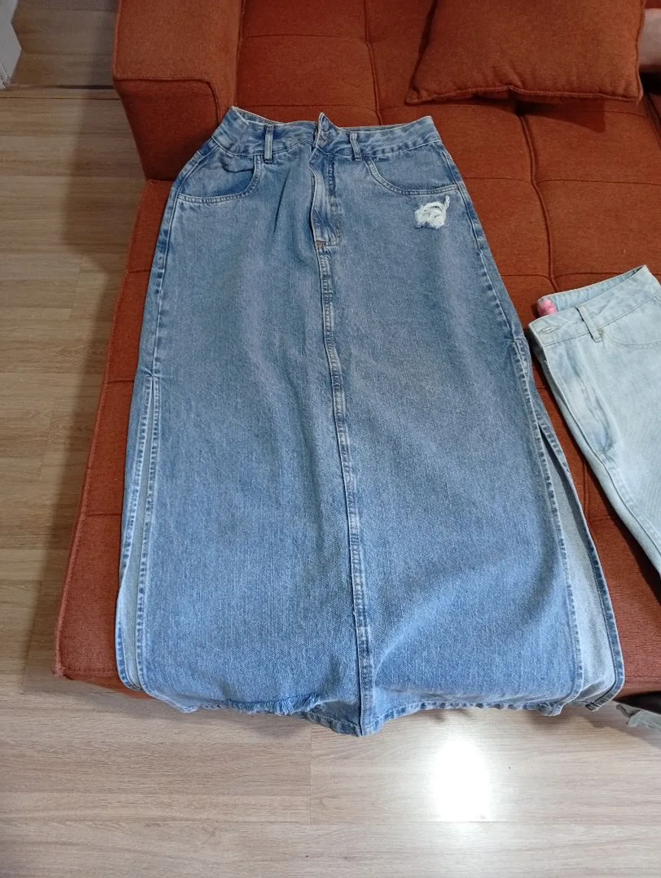 Saia Jeans Longa com Fenda