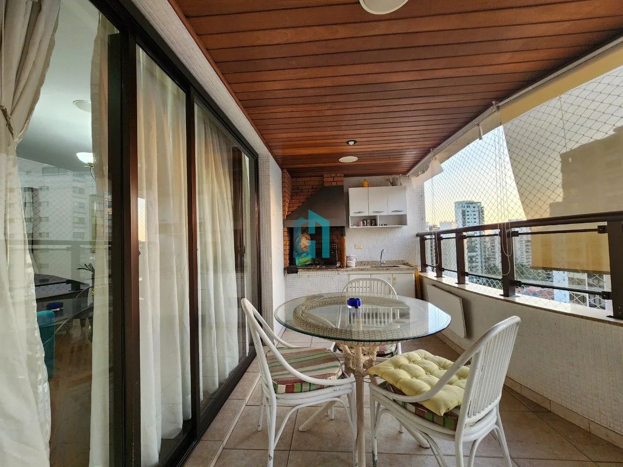 Apartamento mobiliado para locação em Moema com 4 suites - Foto 2