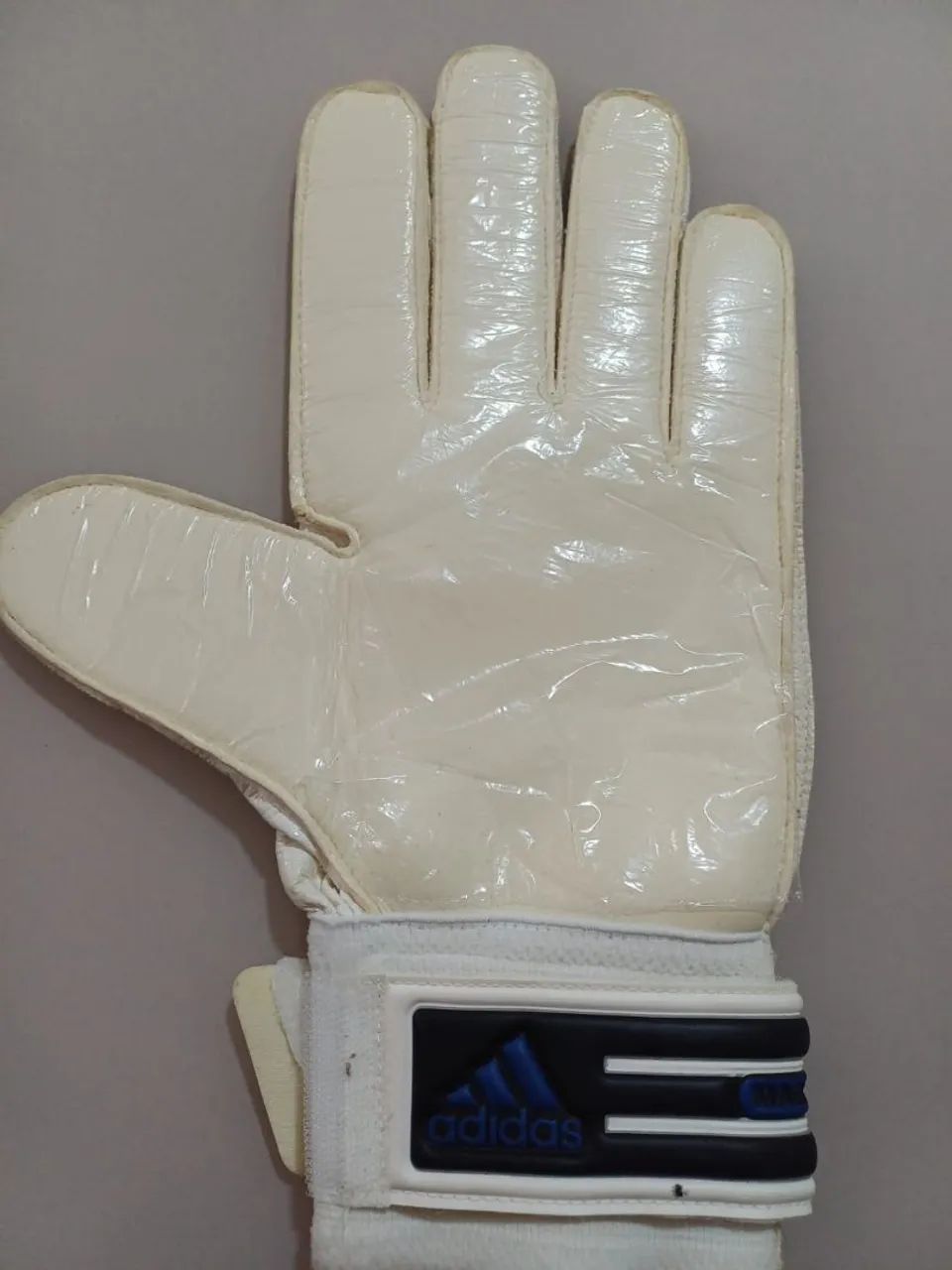 Luvas de Goleiro retrô Adidas - Foto 5