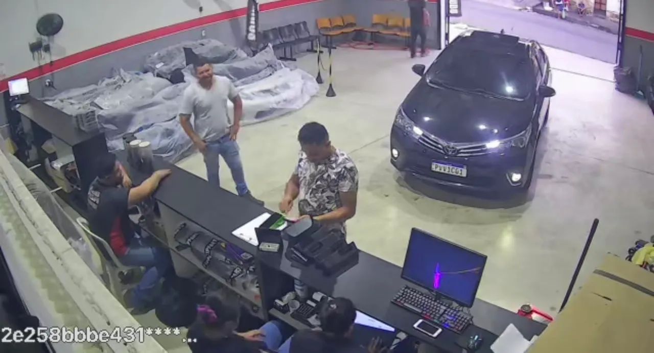 PARA BARRO / ASA DE URUBU / ASA DE MORCEGO PARA COROLLA - Foto 3