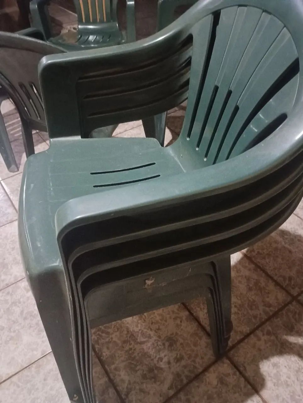 Cadeira plástica Pisani 