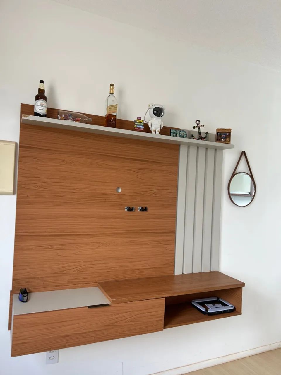 Painel para TV Moderno e Elegante65060482633986121