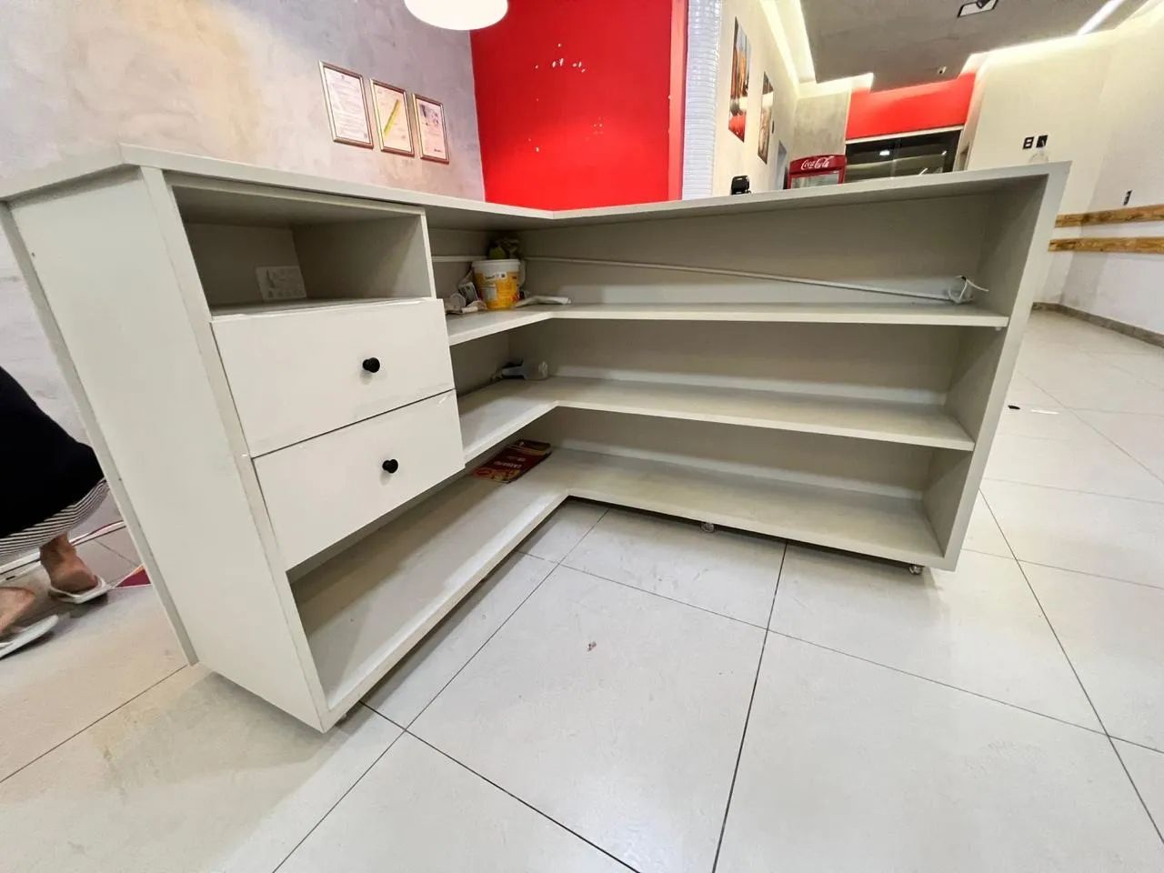 Balcão Caixa em Madeira Resistente  - Foto 5