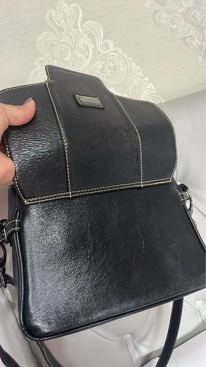 Bolsa de Ombro Preta em Couro legítimo  - Foto 4