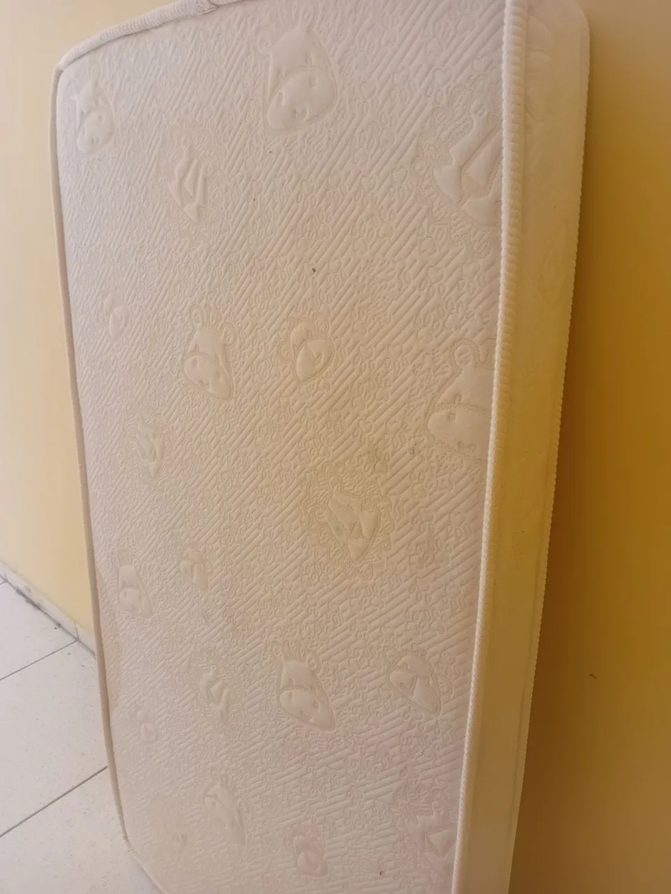 Colchão infantil ortobom semi novo / pouco usado