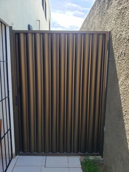 Portão de segurança em alumínio