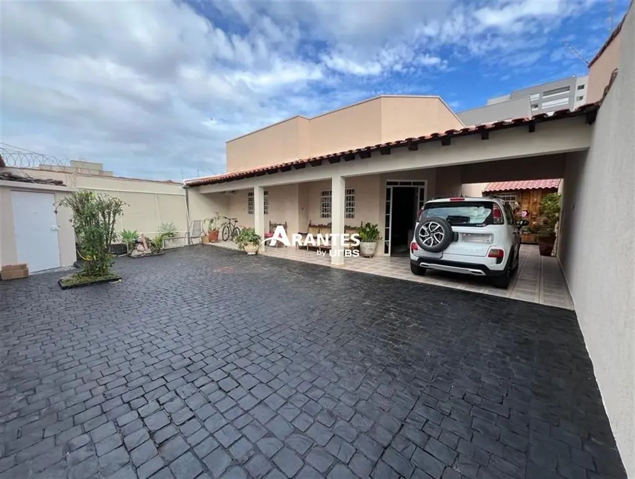 Casa com 130m² 3 quartos à venda no Santa Mônica