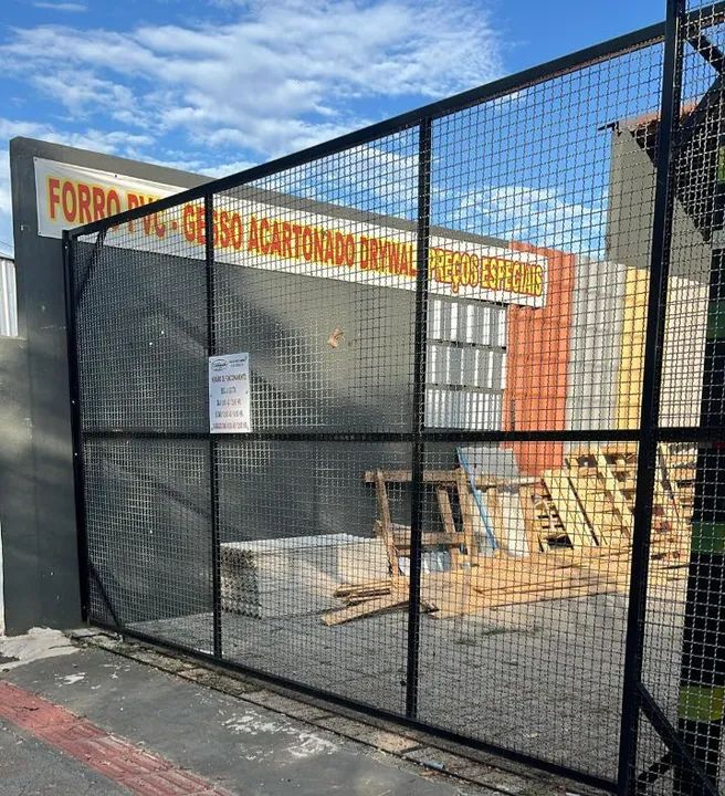 Portão de ferro para galpão industrial ou chácaras  - Foto 2