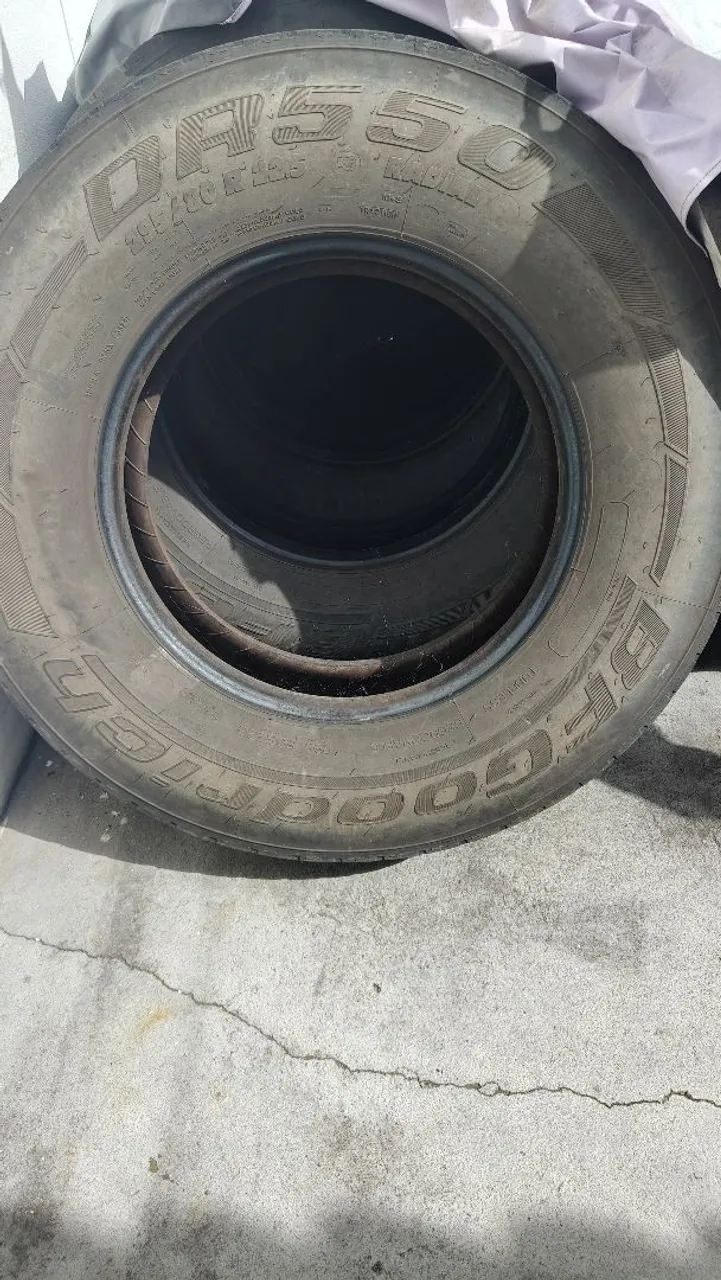 12 Pneu BFGoodrich DR550 295/80 R22.5