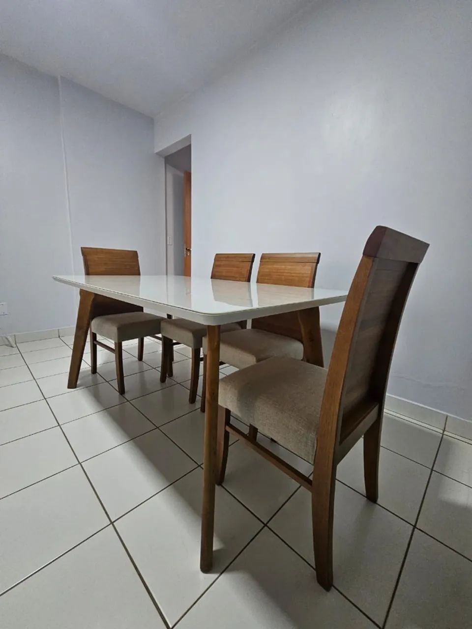 Mesa de Jantar com 6 Cadeiras - Design Moderno - Foto 2