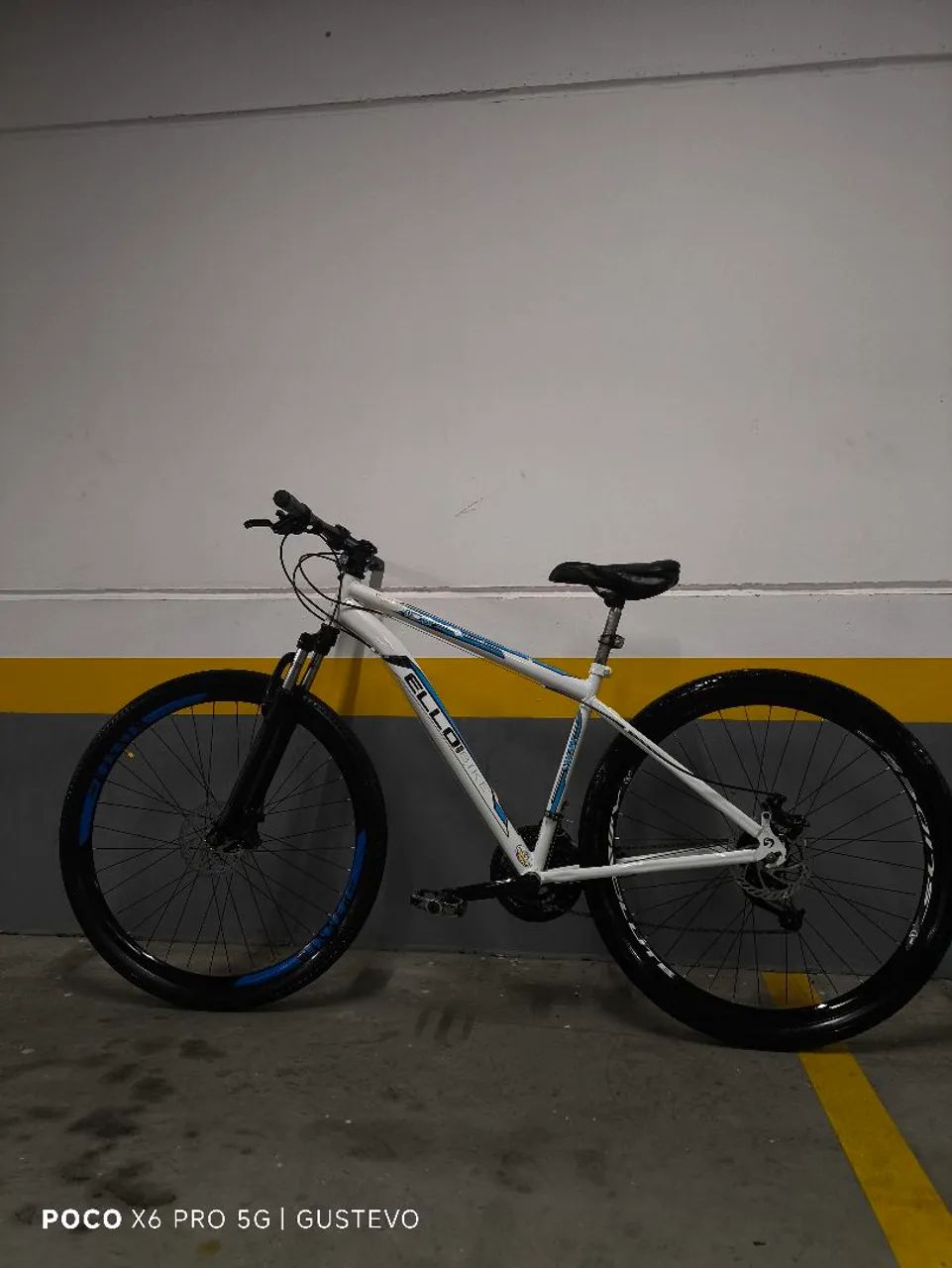Bicicleta Elloi aro 29 branca e azul 
