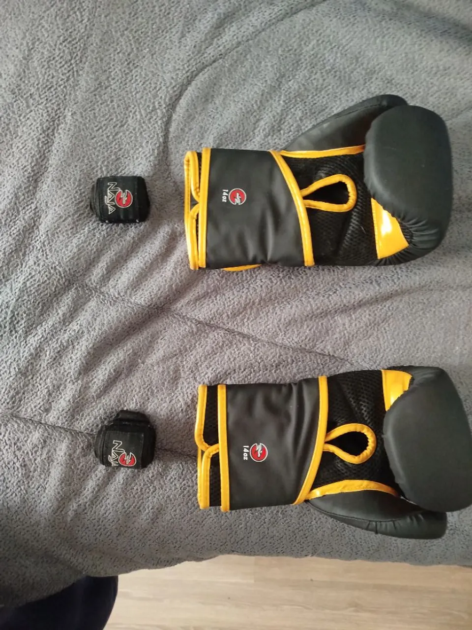 Luvas de Boxe e Bandagens - 14oz