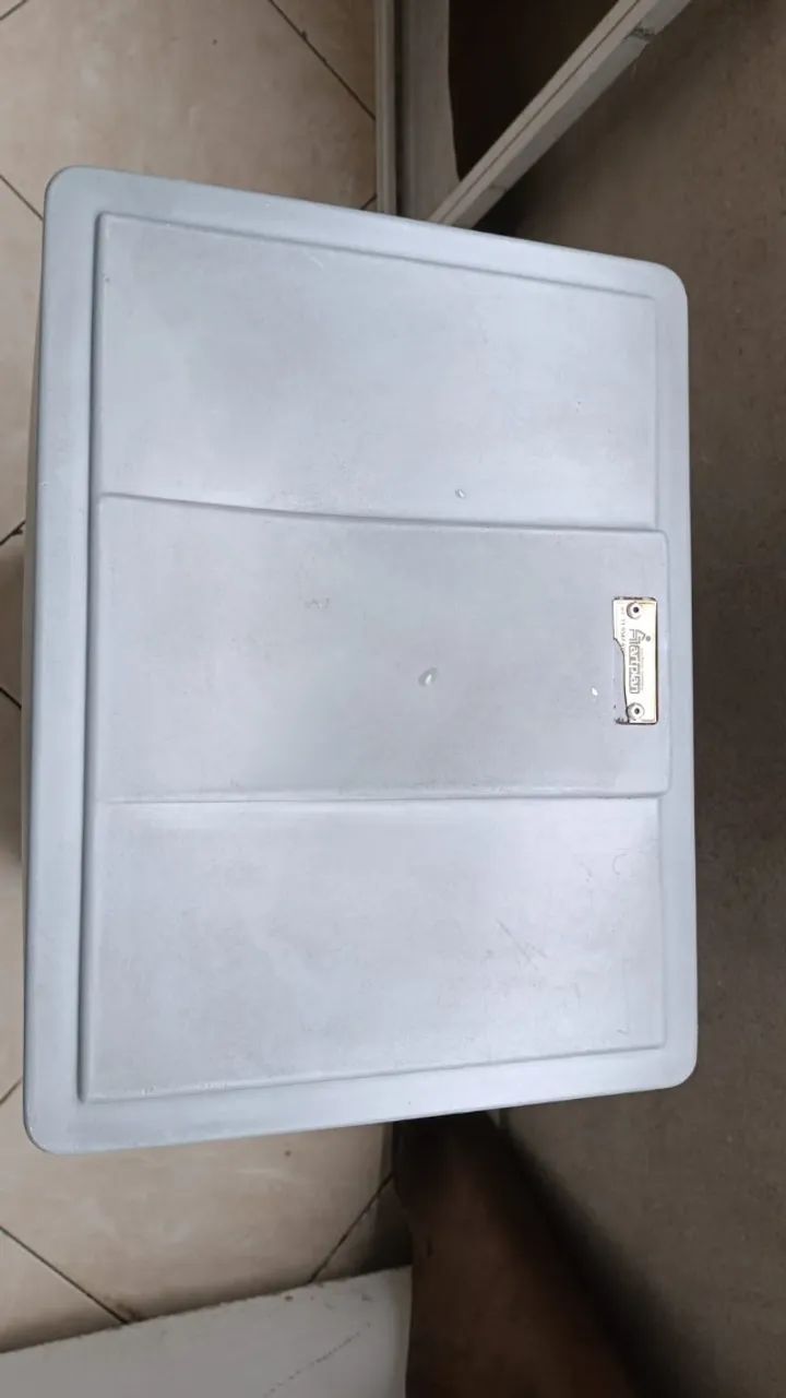 Lixeira plástica com pedal 75L (marca Artplan) - Foto 4