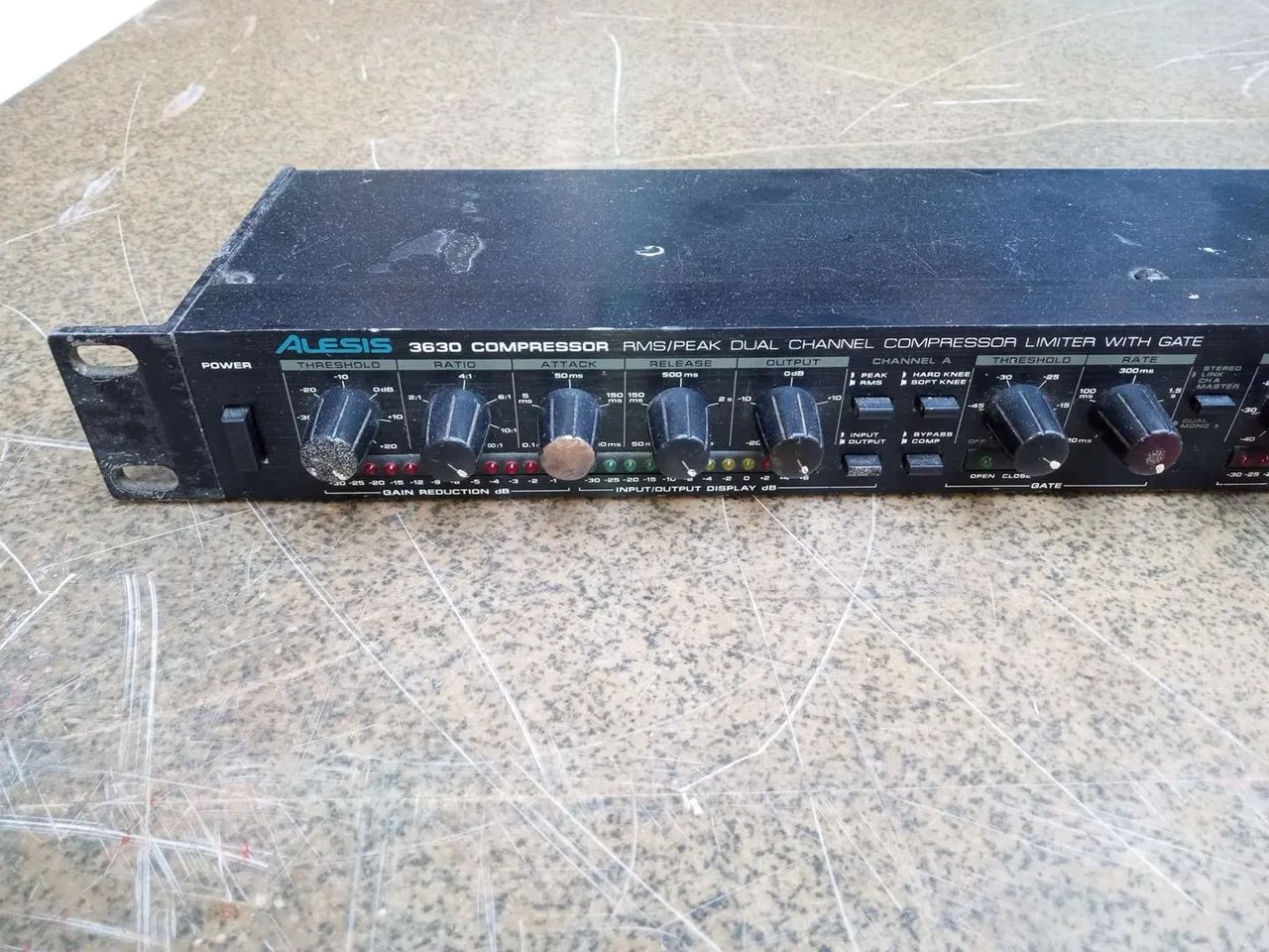 Compressor Alesis 3630 - Não Liga - Foto 3