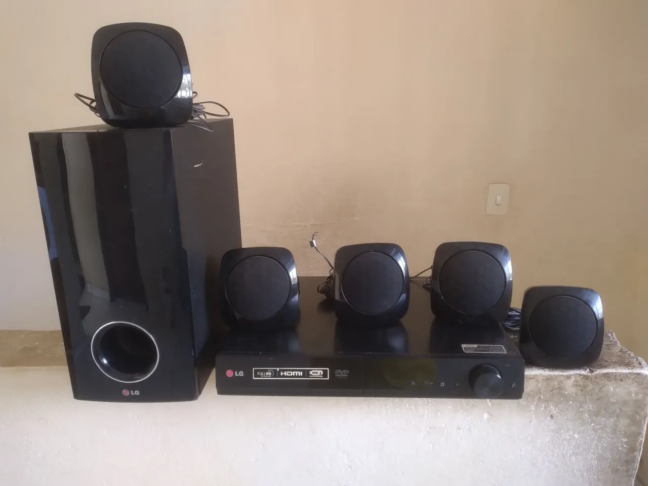 DVD HOME THEATER LG dh4130s