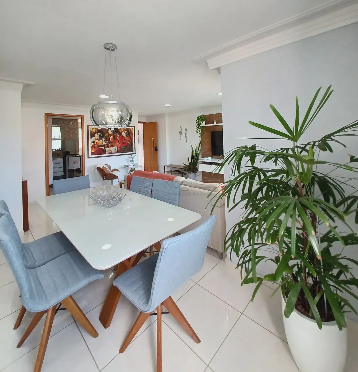 Apartamento para venda tem 81,68 m² com 3 quartos em Encruzilhada
