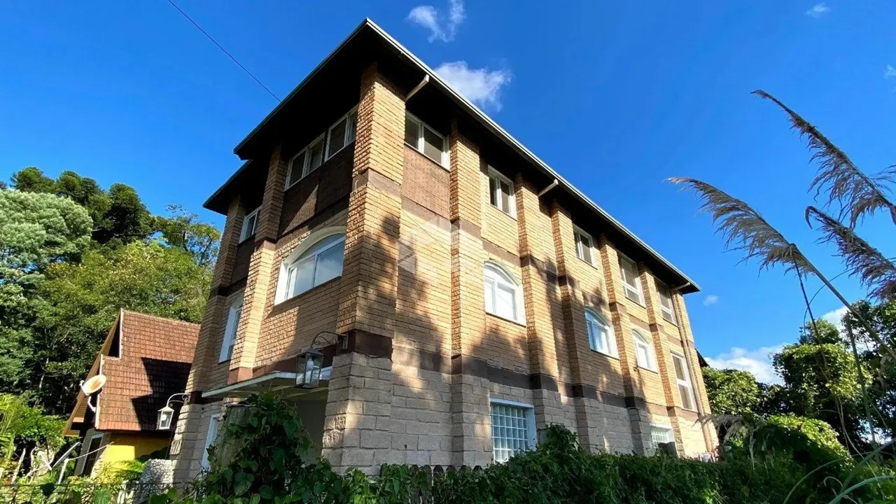 Casa em Rua dos Papagaios - Centro - Canela/RS