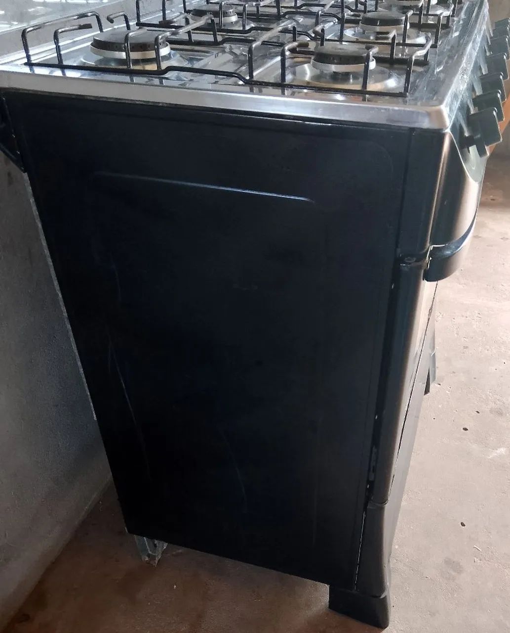 Fogão 6 Bocas com Forno funcionando perfeitamente semi novo  - Foto 4