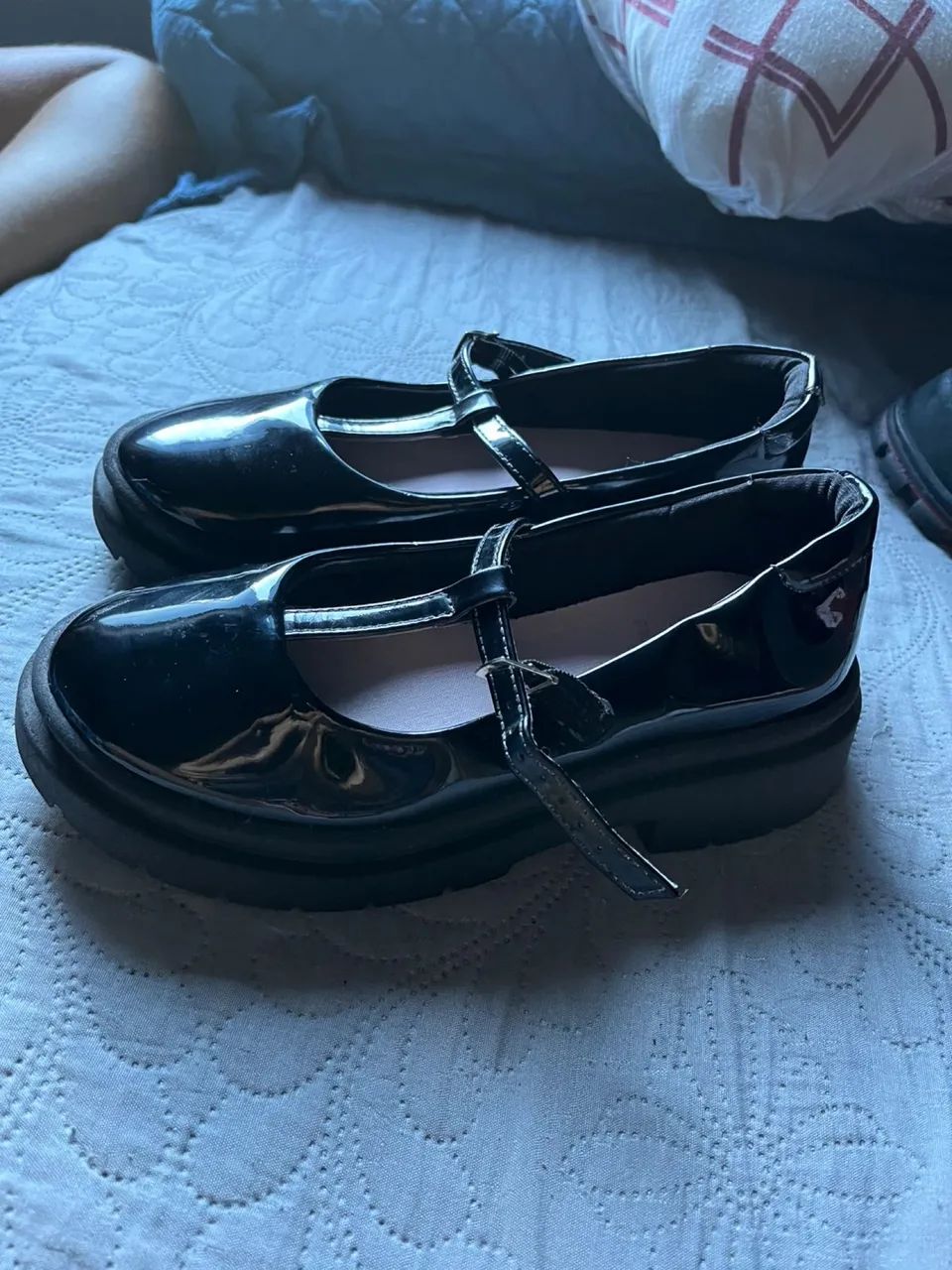 Sandália molekinha seminova, faço entrega 