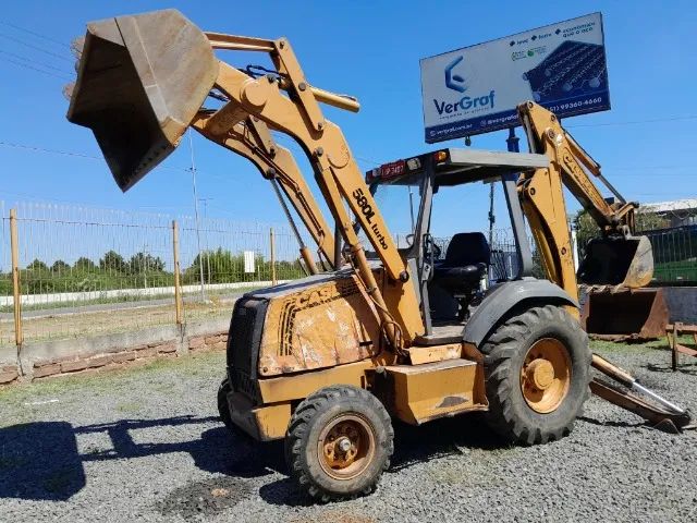 Retroescavadeira case 580L 1998 4x2  emplacada