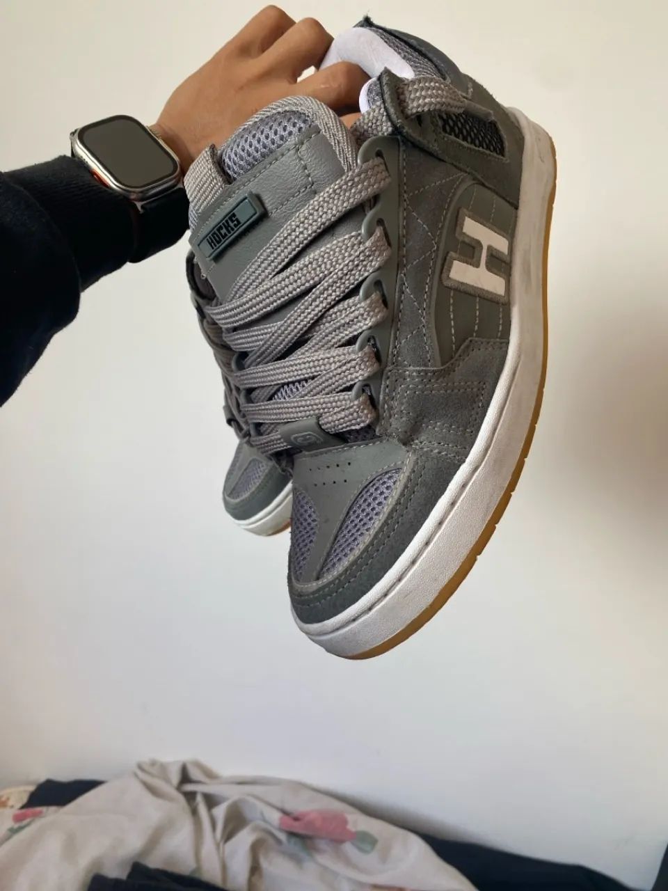 Hocks Bold