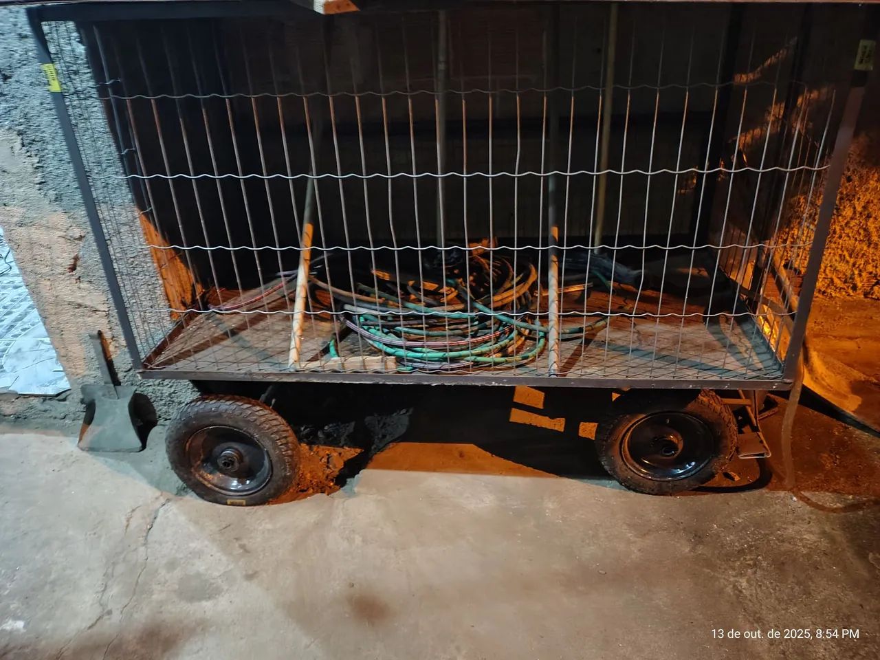 CARRO PLATAFORMA 4 RODAS COM GRADES - Foto 3
