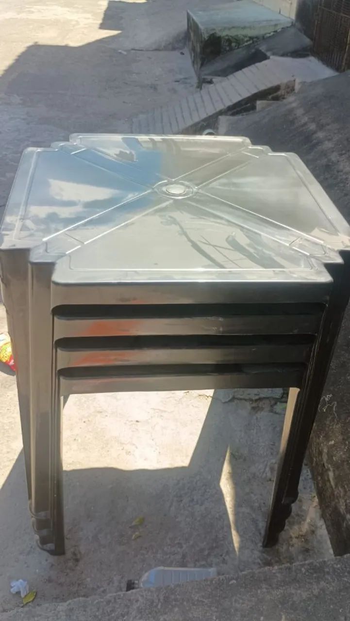 Plastic Table 70x7064985890152578125