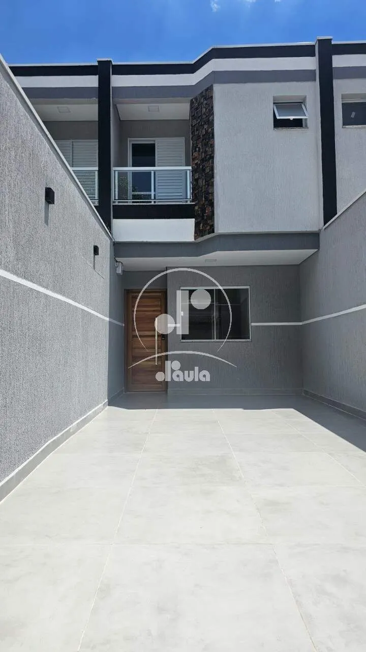 Sobrado para locação com 140m², 3 suítes, 5 banheiros, 2 vagas, na Vila Camilópolis, Santo