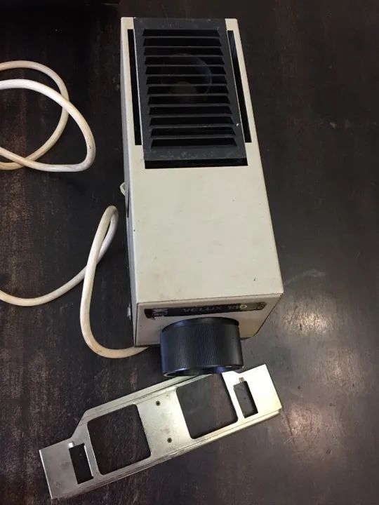 Projetor de Slide - Velux 150 - usado - bem conservado - Foto 4