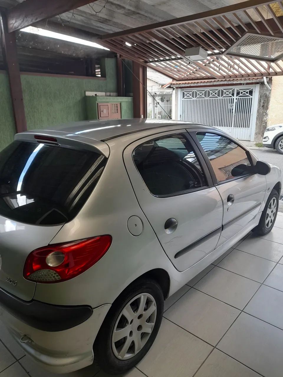 Peugeot 206 1.0 completo  ano 2005 estudo troca - Foto 3