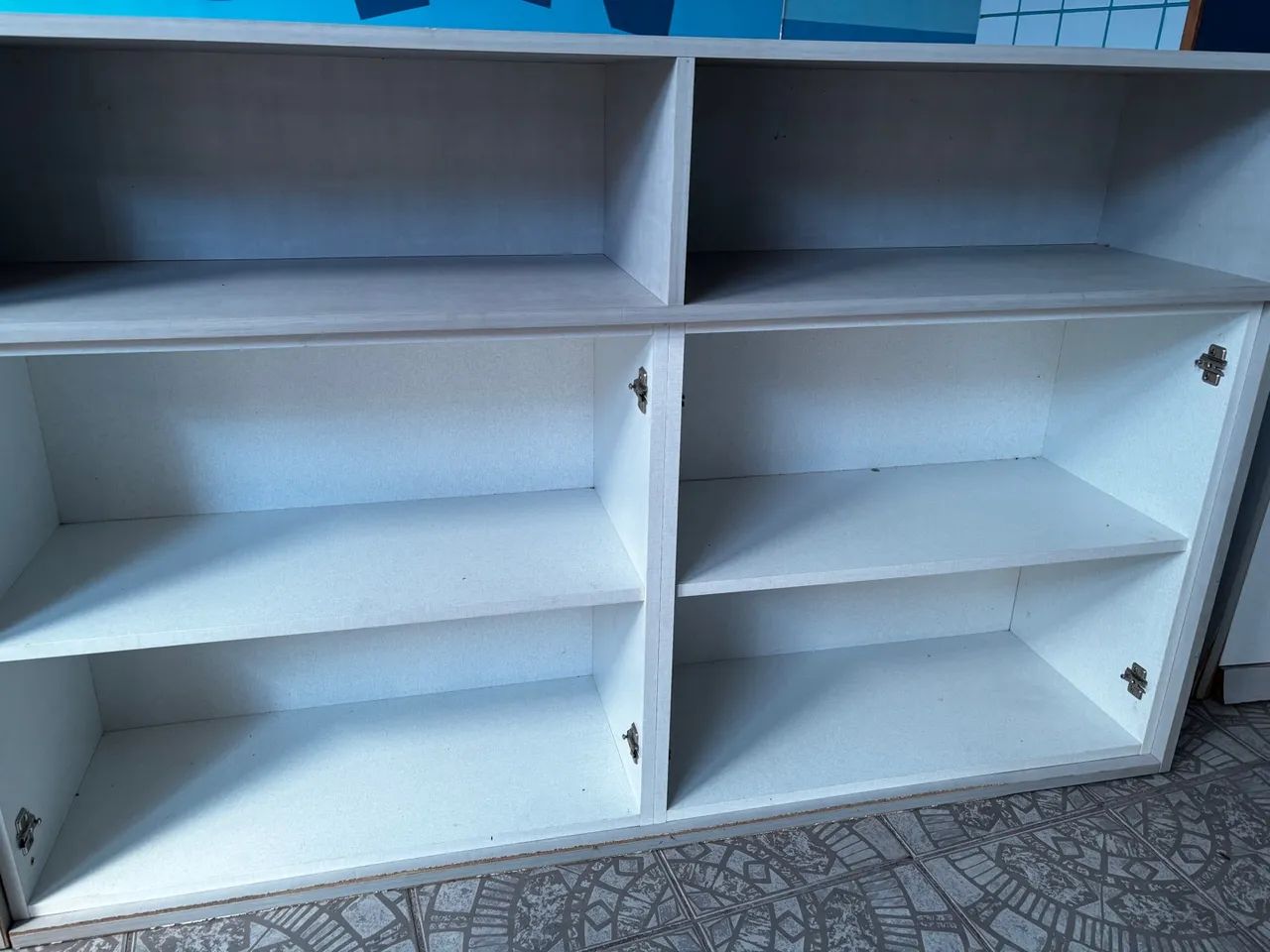 Tudo por R$ 550,00 - Armários e mesa de MDF - Foto 2