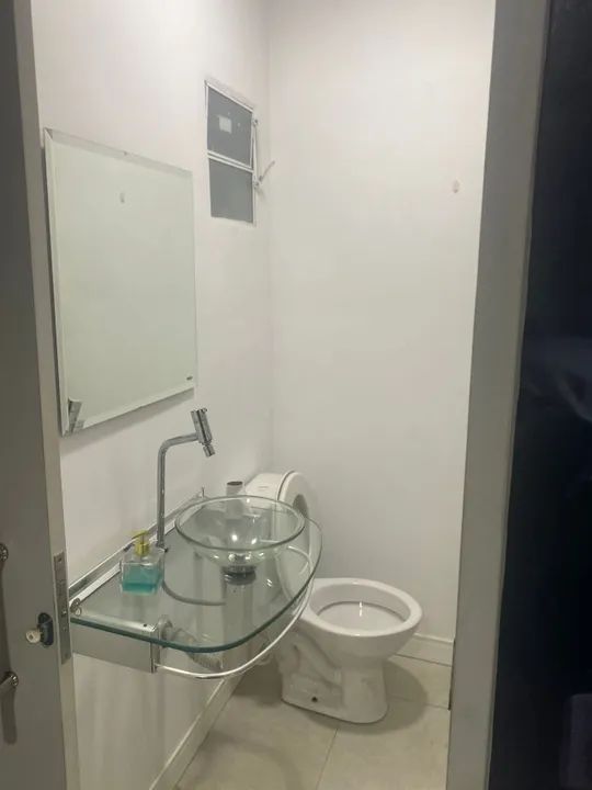 Casa Residencial ou Comercial Climatizada c/ 6 Salas sendo 2 Suítes no Centro da Cidade - Foto 6