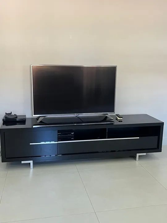 Rack para TV preto - pés prateados  - Foto 4