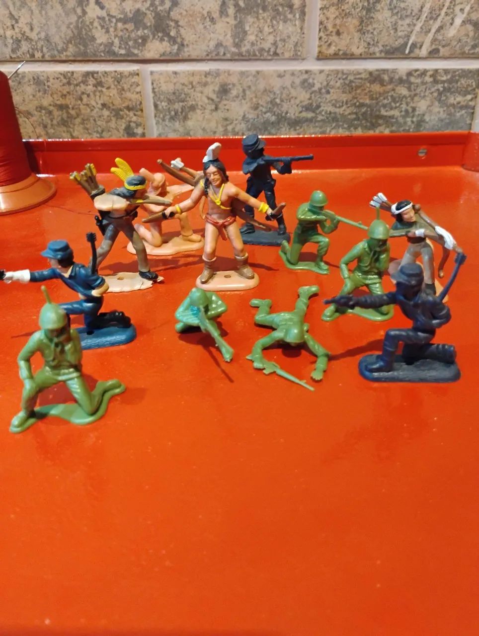 Lote Coleção de Soldadinhos de Brinquedo Gulliver  - Foto 2