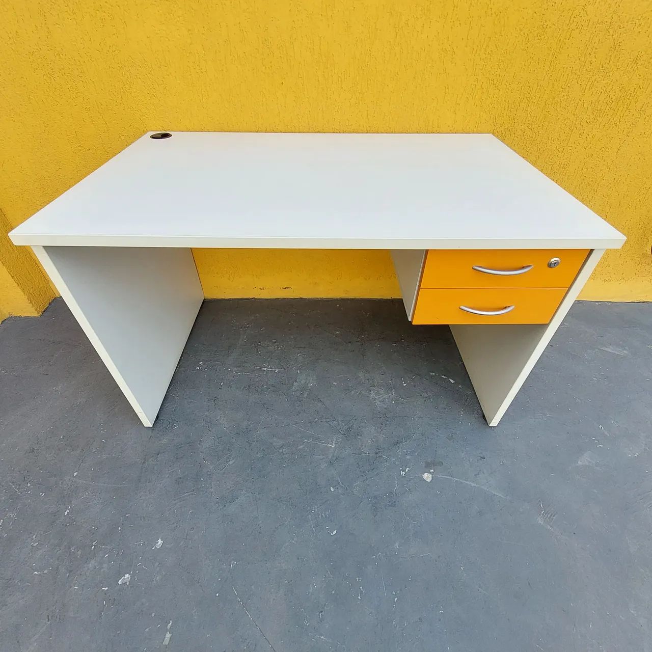 Mesa de Escritório com Gavetas - Foto 2