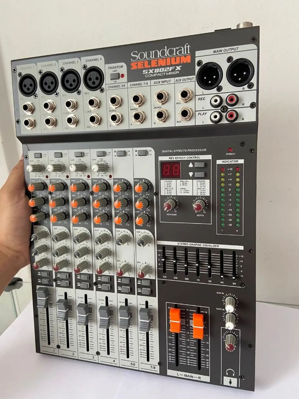 Mesa de Som 8 Canais Usb Soundcraft SX802FX USB - SELENIUM