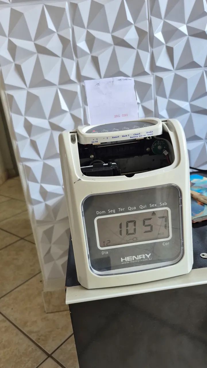 Vendo relógios de marcar ponto 64717211658753121