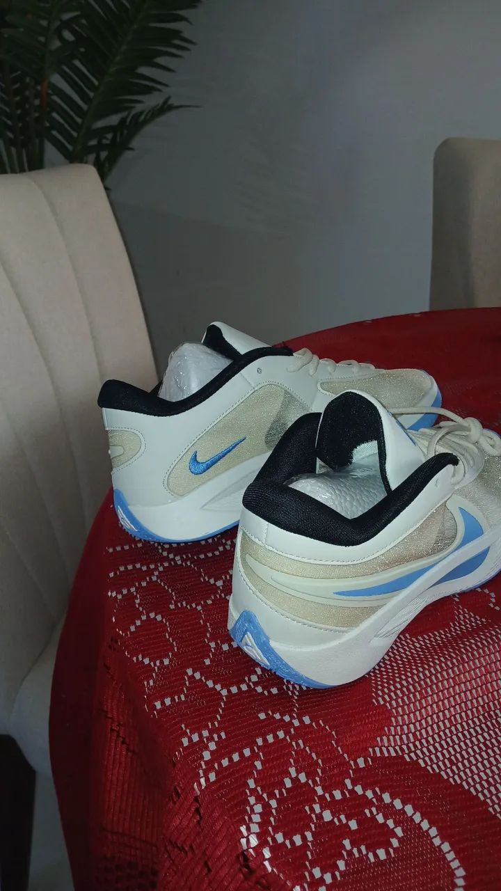 Tênis Nike Air Zoom Giannis Freak 3 Branco n.40/41 - Foto 2