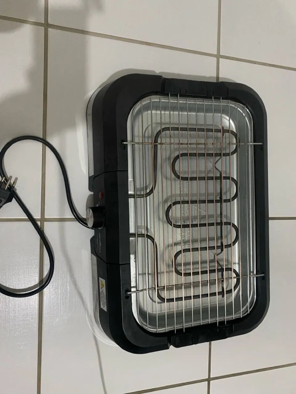 Churrasqueira Elétrica Britânia BCQ40 - Sem fumaça e fácil de limpar! - Foto 2