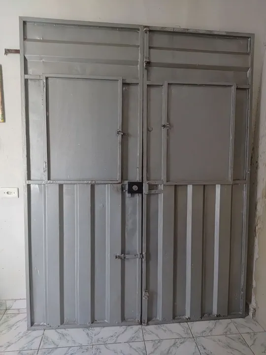 Porta de Aço Dupla - Usada