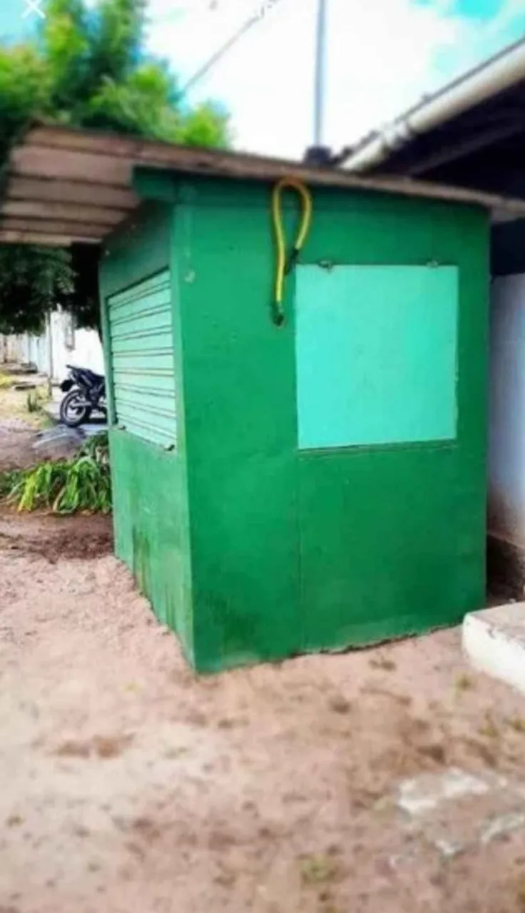 Fiteiro Grande com Telhado e Sistema Elétrico Instalado - R$ 3.300