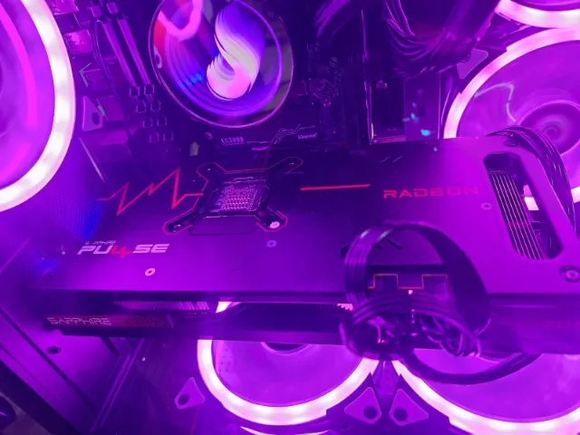Placa de vídeo AMD Sapphire Pulse RX 7600 XT 16GB