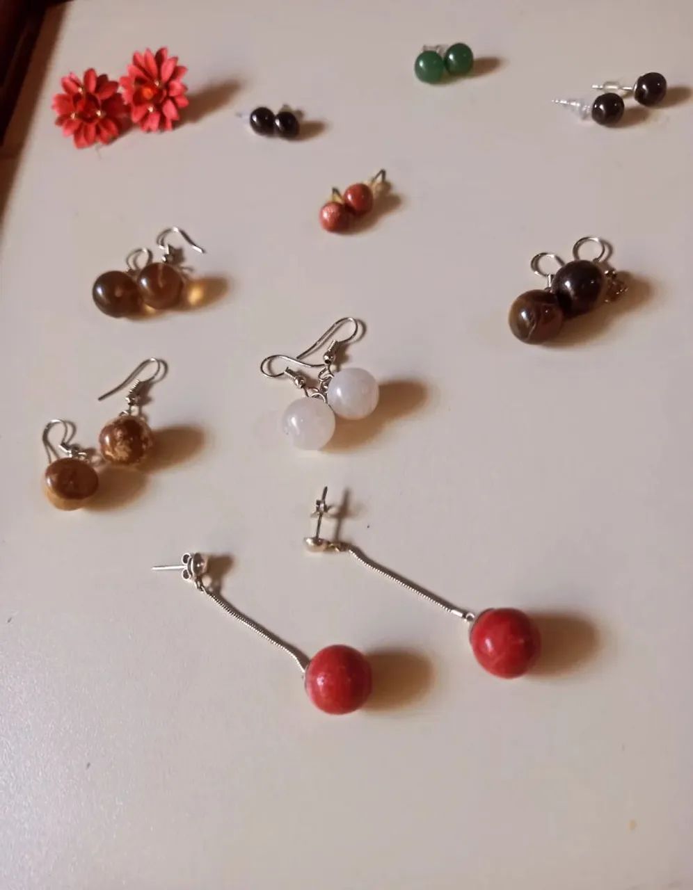 Brinco pedra natural